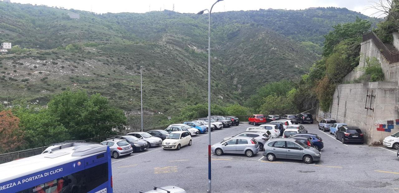 Appartamento Grazioso, Molto Tranquillo! Genua Exterior foto
